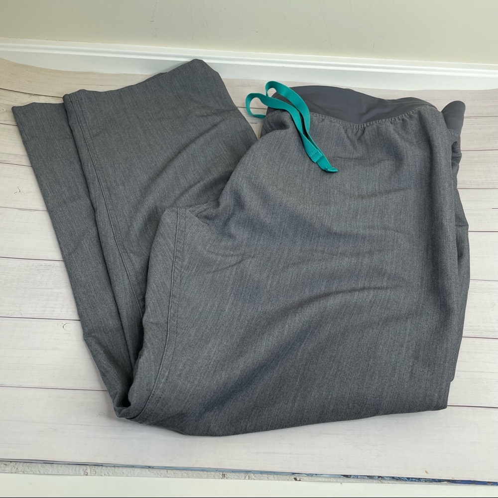 COPY - FIGS gray straight leg scrubs pants